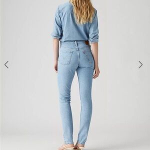 501 Levi’s Light Blue Women's Jeans Size 27 x 28